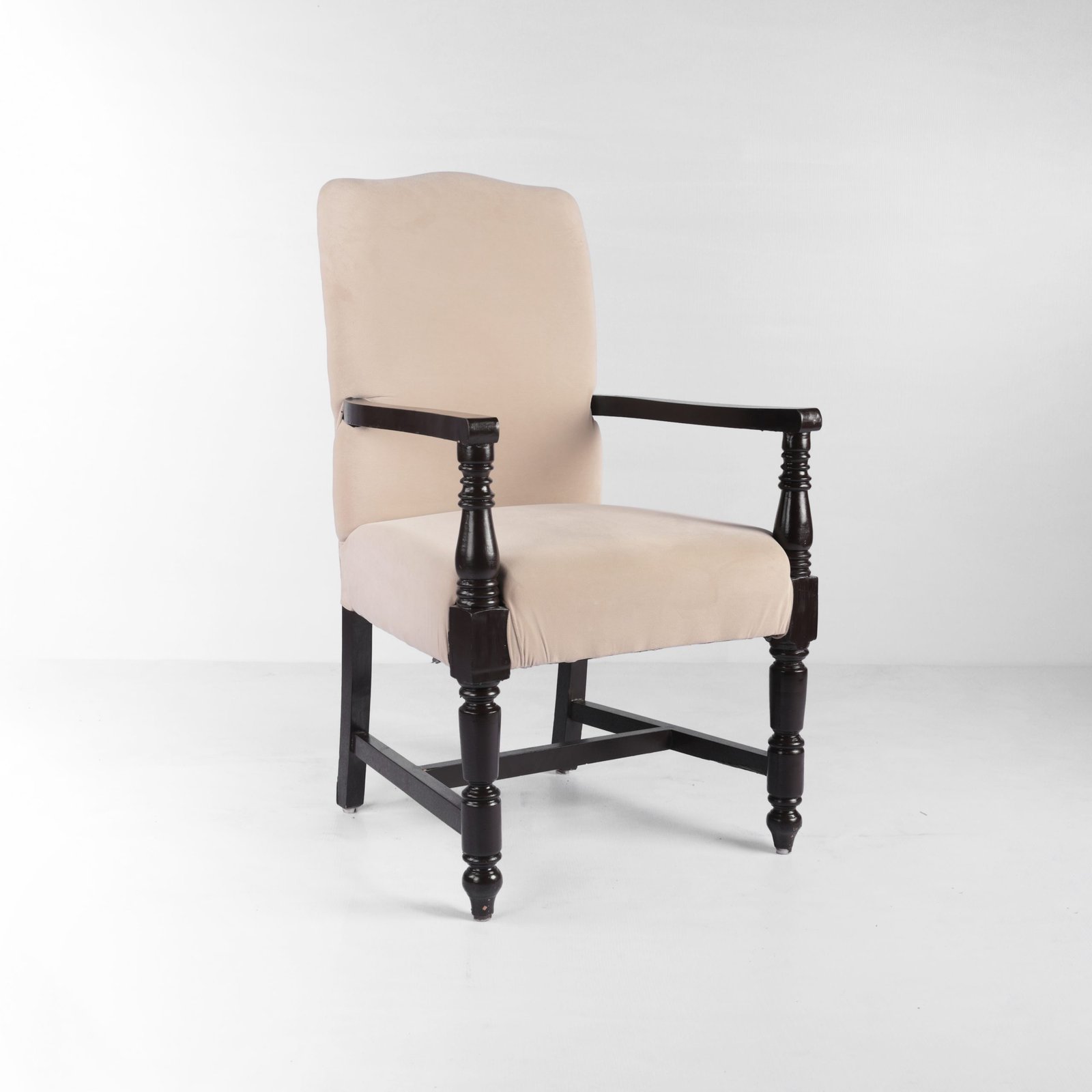 Majestic Arc Chair